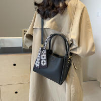 Bolso de mano de cesta de verduras popular de este año para mujer 2025 nuevo bolso de cubo de cuero suave bolso de mensajero de hombro de viajero - details 8