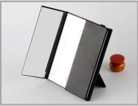 Espejo de maquillaje cosmético triple único, espejo de maquillaje de bolsillo compacto de viaje con 8 luces LED, batería incluida, negro - details 0