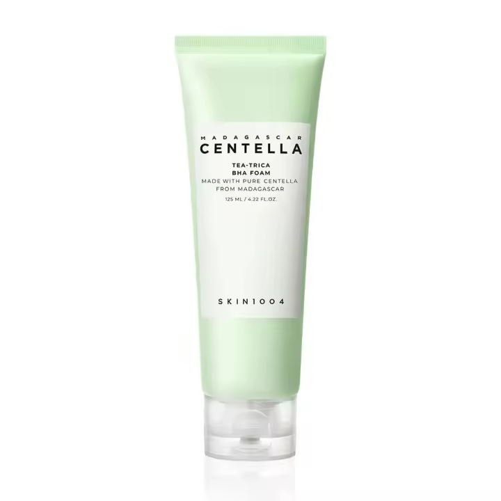 SKIN1004 Madagascar Centella Tea-Trica BHA Foam 4.22 fl.oz, 125ml, cuidado de limpieza profesional y alivio para pieles propensas al acné - 1