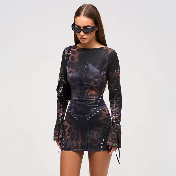 Vestido corto ajustado de manga larga con estampado de posicionamiento de moda para mujer F24DS269 - 1