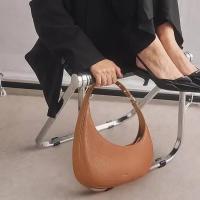 Bolso de mano de cuero vegano cervino con asa superior para mujer, bolso de mano con diseño de media luna cruzada, bolso versátil, mochila de lujo de alta gama - details 22