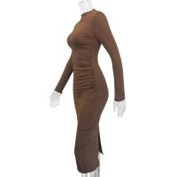 Vestido largo de manga larga con cuello redondo para mujer, vestido largo ajustado y elegante de terciopelo para otoño e invierno, 2024 - details 12