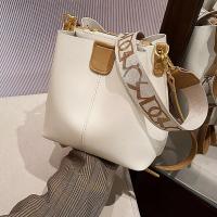 Bolso de hombro pequeño de cuero de Pu, bolso de hombro del cubo, casual, de alta calidad, de moda y popular, bolso pequeño, bolso de hombro personalizado, textura Crossbody Bucket Bag - details 4