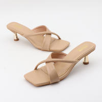 Sandalias sexys con punta cuadrada y tacones bajos. - details 14