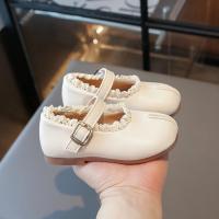 2025 nuevos zapatos planos para niños, zapatos sencillos de cuero de princesa Lolita para niñas, zapatos informales de moda plisados y versátiles para caminar para niños - details 8