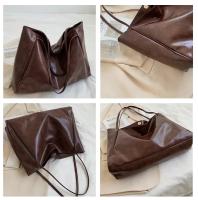 Bolso de mano para mujer, bolsa para axila a la moda, bolso de hombro de cuero Pu suave de gran capacidad, bolso cruzado Retro, bolsos de cubo portátiles informales - details 8