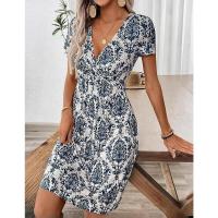 Vestido sin mangas con cuello en V, diseño elegante, pliegues en el pecho y cintura plisada 2025 - details 2