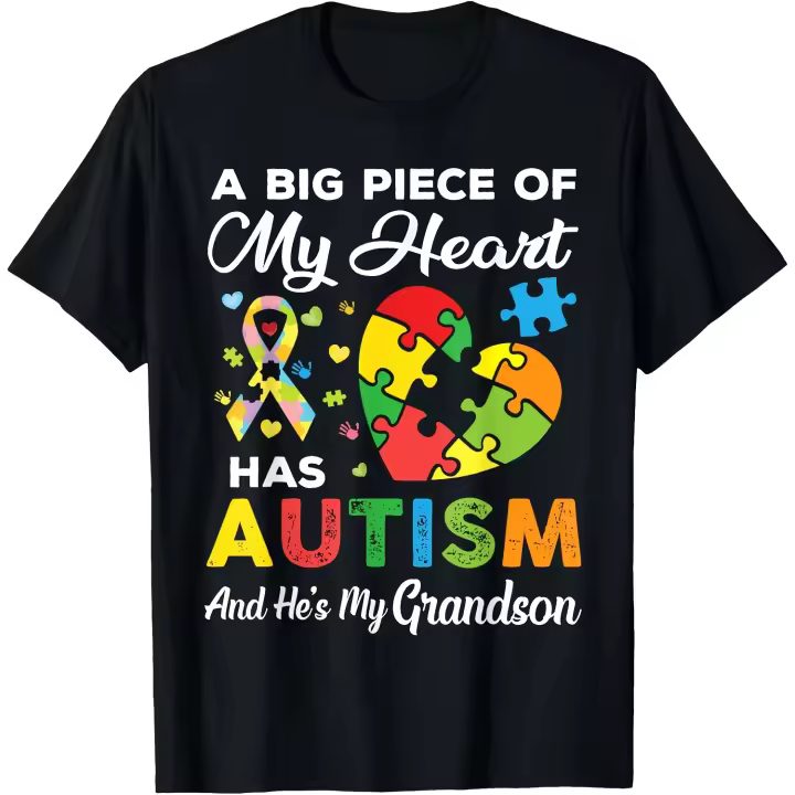 Un gran pedazo de mi corazón tiene autismo y él es mi nieto camiseta para hombre - 1