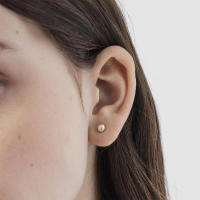 Pendientes de moda personalizados de oso hueco de plata de ley, pendientes de mujer con incrustaciones de perlas - details 8