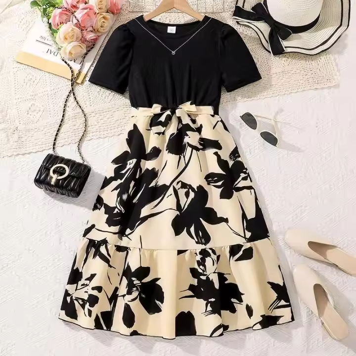 Moda coreana de verano para niños, manga corta floral negra con cinturón, vestido cómodo y decente para fiesta o vacaciones - 1