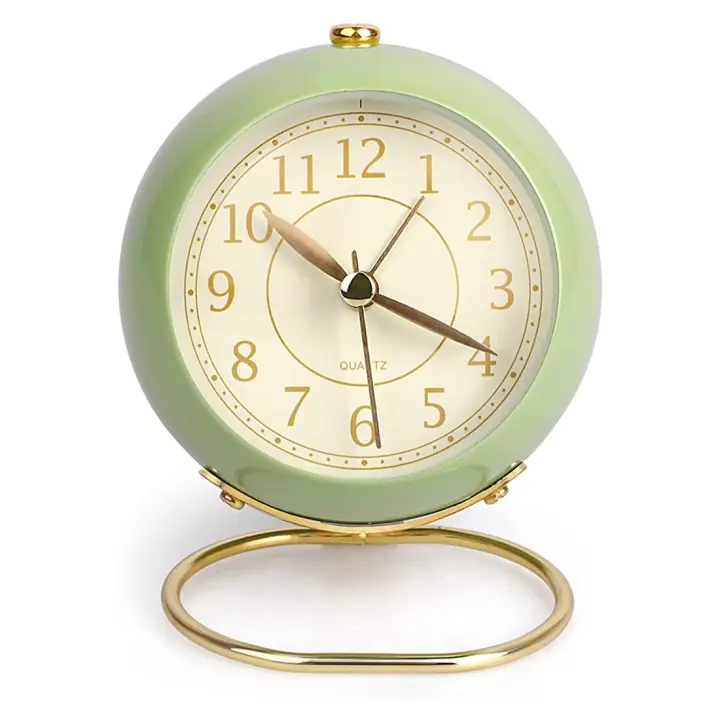 Reloj despertador silencioso, reloj de mesa pequeño para mesita de noche, reloj despertador Retro analógico sin tictac con botón de luz para mesa de escritorio - 1
