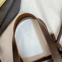 Bolso bandolera para teléfono de inspiración vintage para mujer - Cierre magnético, correa ajustable, color beige, diseño elegante y funcional para uso diario - details 5