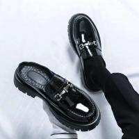Nuevas zapatillas deslizantes de plataforma con brillo medio negro para hombre de moda, zapatos de diseñador informales, sandalias - details 4