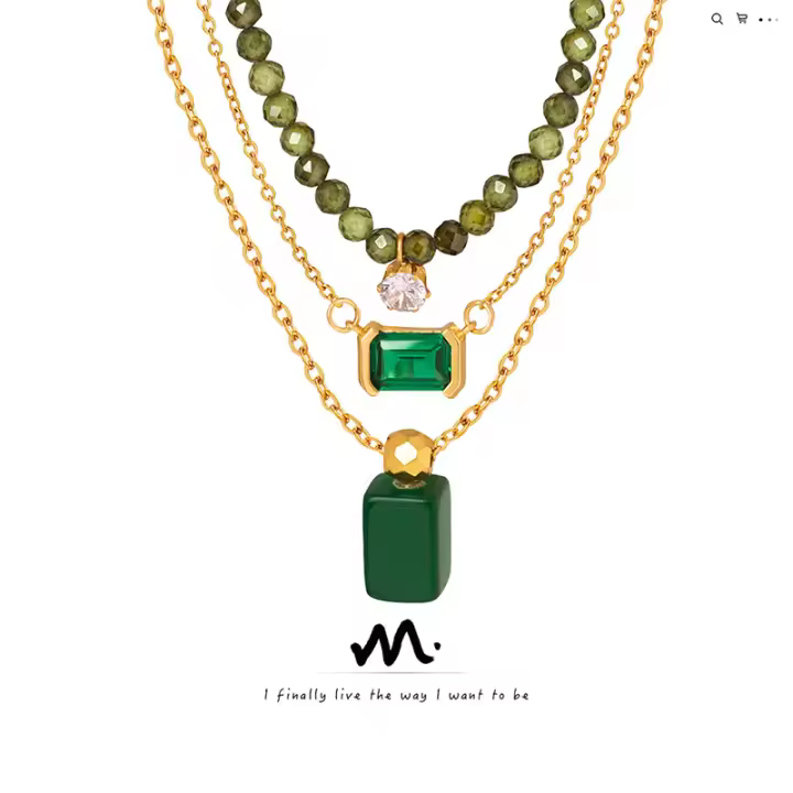 Conjunto de collar verde con diseño incrustado - 1