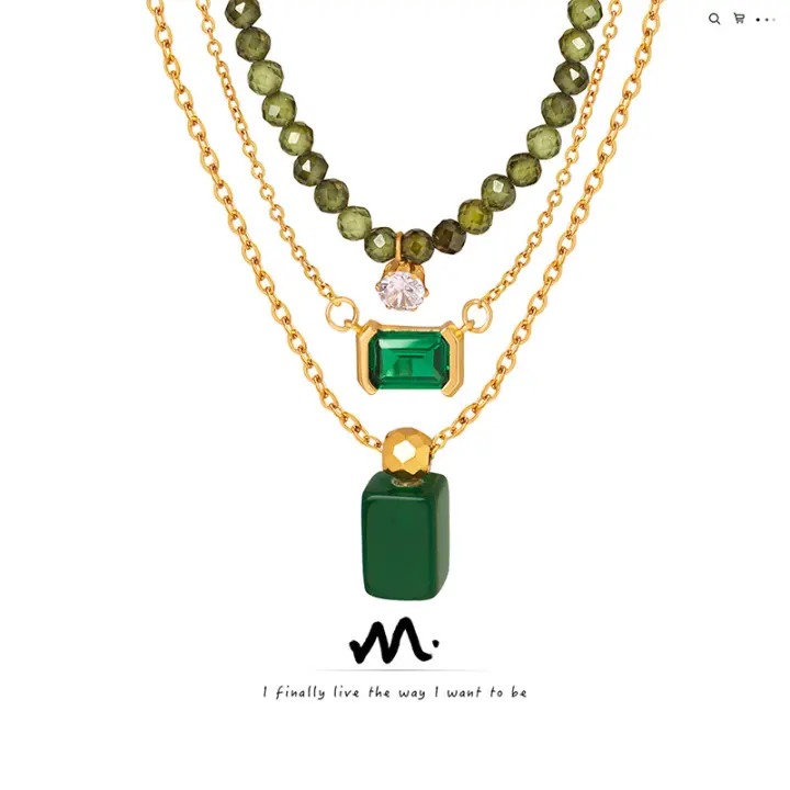Conjunto de collar verde con diseño incrustado - 1
