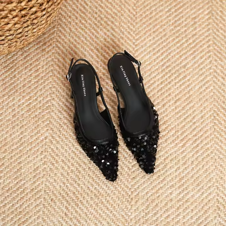 Zapatos de tacón bajo puntiagudos con lentejuelas plateadas - 1