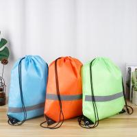 Mochila de gimnasio con cordón y rayas reflectantes, bolso de hombro deportivo de nailon impermeable de poliéster 210D, bolso de Fitness plegable portátil - details 13