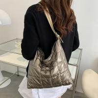 Bolso de mano de algodón con almohadilla espacial para mujer, bolsa de viaje de hombro acolchada, de gran capacidad, impermeable, a la moda, Invierno - details 55