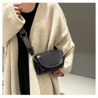 Bolsos cruzados de moda para mujeres, bolso de hombro con tapa de alta capacidad - details 18