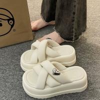 Zapatillas de suela gruesa ropa de verano de las mujeres 2025 nuevo fondo de muffin pequeño aumentado antideslizante zapatillas frescas de las mujeres - details 3