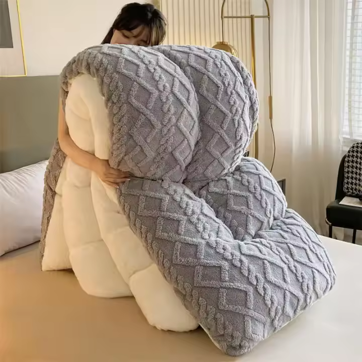 Manta de Invierno Super Grosora y Cálida para Cama con Peso de Cachemira Artificial Suave y Cómoda Calidez de Cojín de Cuero de Lamb - 1