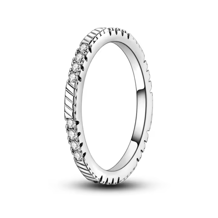 Anillo de Zirconia Blanco a Rayas Diseño Geométrico de Plata Brillante Ideal para Fiestas de Citas - 1
