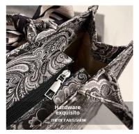 Bolso de Mano Impreso al Estilo Nacional para Mujeres Bolso de Oficina Versátil de Gran Capacidad para Primavera/Verano - details 10
