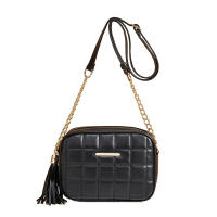 Bolso de hombro de cuero PU para mujer, con borla bandolera acolchada, a cuadros, color negro - details 7