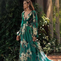 Vestido con vuelo grande y estampado elástico de cuatro lados, manga larga, cuello en V, novedad de invierno de 2025 - details 0