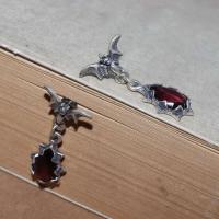 Pendientes góticos con forma de murciélago negro de circonio, adecuados tanto para hombres como para mujeres, joyería de hip-hop punk rock moderna y personalizada - details 2