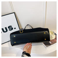 Bolso de hombro de gamuza Nuevo bolso de mano de gran capacidad para viajeros Bolso de moda para las axilas - details 24