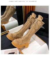 Botas de mezclilla hasta la rodilla para mujer con tacones puntiagudos y gruesos y bordado clásico para mayor resistencia al deslizamiento. - details 8