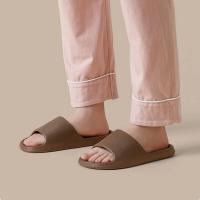 Zapatillas de mujer a la moda, Sandalias planas de verano, zapatillas de baño ligeras de EVA para el hogar, tobogán de interior para masaje para parejas, zapato de ducha 2024 - details 6