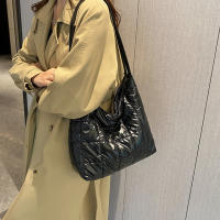 Bolso de mano de algodón con almohadilla espacial para mujer, bolsa de viaje de hombro acolchada, de gran capacidad, impermeable, a la moda, Invierno - details 58