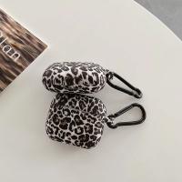 Funda de Silicona Protectora con Gancho para Airpods Pro 2 Estampado de Leopardo - details 5