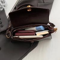 Bolso bandolera retro de moda para mujer con detalles de anillos de metal y cierre magnético - Opciones en negro y marrón, forro de poliéster, Guangzhou elaborado para ocasiones informales y formales, lindo bolso bandolera, bolso elegante - details 5