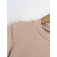 Vestido básico de manga corta de color sólido ajustado de estilo europeo y americano para mujer con cintura y cuello medio alto delgado Empalme de una palabra falda de swing grande - details 9