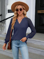 Camiseta holgada de manga larga para mujer, blusa informal de Color liso con costura de encaje y cuello en V, moda de primavera y otoño, 2023 - details 17