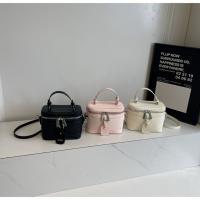Diseño de nicho de moda llevado a mano caja bolsa de las mujeres 2025 verano nuevo bolso de hombro retro bolso de mensajero casual de alto valor - details 17
