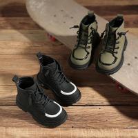 Botas de moda para niños y niñas, zapatos de cuero de felpa antideslizantes, versátiles, fondo suave, estilo coreano, otoño e invierno, 2024 - details 1