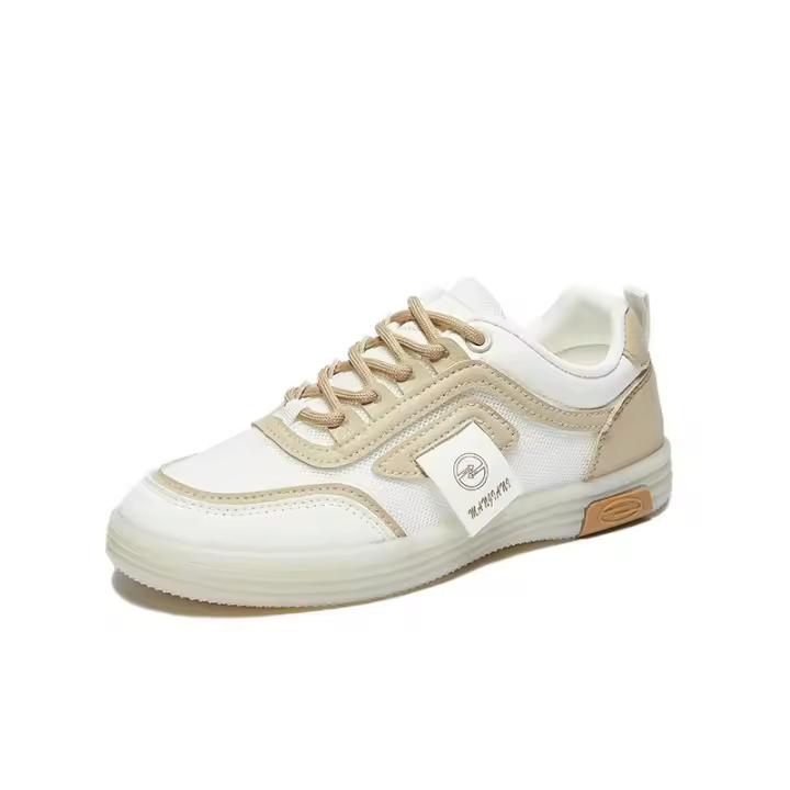 Zapatos blancos de malla estilo coreano para mujer, verano 2025, nuevos, con aumento de altura, zapatos de tablero transpirables para estudiantes, informales. - 1