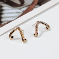 Pendientes De Estilo Punk Vintage Para Hombres Y Mujeres Triángulo Geométrico Unisex Joyería De Fiesta Cool Boys Metal - details 3