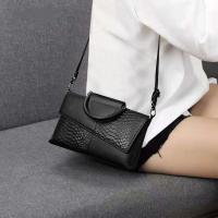 Bolso de hombro diagonal de cuero sintético PU de moda informal para mujer para cenas y bodas - details 9