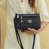 Bolso cruzado de gran capacidad para mujer, decoración con borlas, bolso de hombro con entramado y cremallera, bolso de bolsillo, bandolera de cuero de PU - details 5