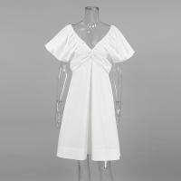 Vestido Xiaoxiangfeng de algodón y lino con cuello en V, manga abullonada y lazo, nuevo para otoño e invierno, versátil, de color blanco sólido. - details 10