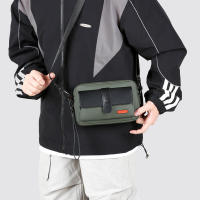 Mochila cruzada para hombre, bolsa de almacenamiento de viaje informal para senderismo, bolso cuadrado pequeño de un solo hombro para deportes al aire libre - details 7