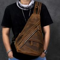 Bolso de pecho vintage de cuero de caballo loco genuino para hombres, mochila de hombro multifuncional de gran capacidad con correa ajustable, piel de vaca de capa superior, marrón, perfecto para salidas informales y viajes, mochila de cuero - details 0