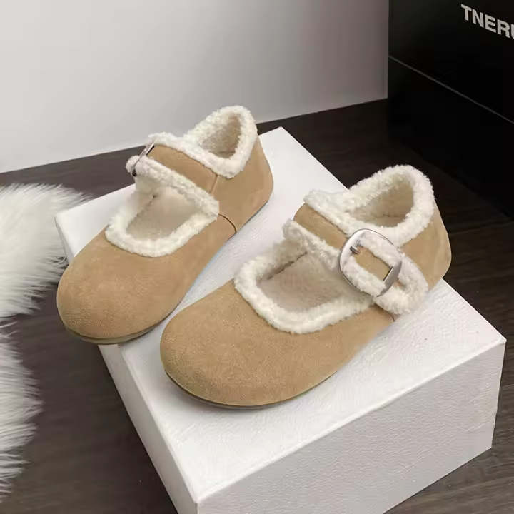 Un pedal de fondo plano bolsa cabeza perezosa medias zapatillas de terciopelo zapatos de mujer de gran tamaño. - 1
