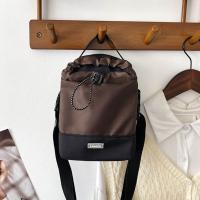 Bolso de hombro con cordón de nailon, bolso cruzado ligero de estilo coreano para mujer, bolso de cubo de gran capacidad con correa ajustable - details 12
