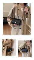Elegante bolso cruzado tejido negro para mujer: bolso de hombro versátil con correa desmontable, cierre de cremallera y herrajes en tono dorado, perfecto para atuendos informales o formales - details 5